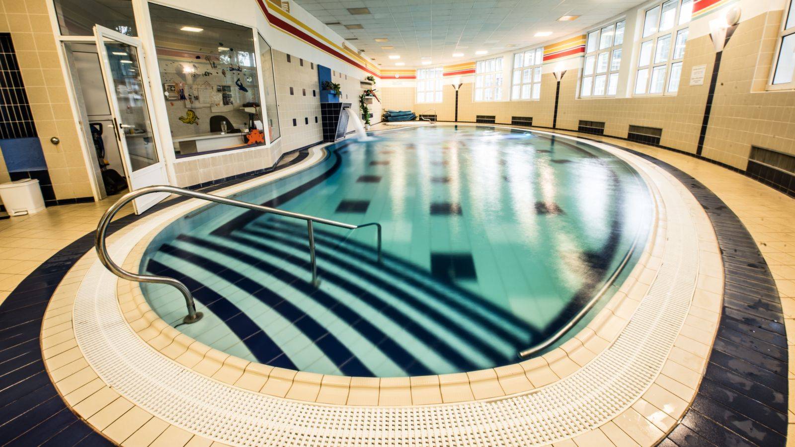 Lázeňský bazén mimo provoz