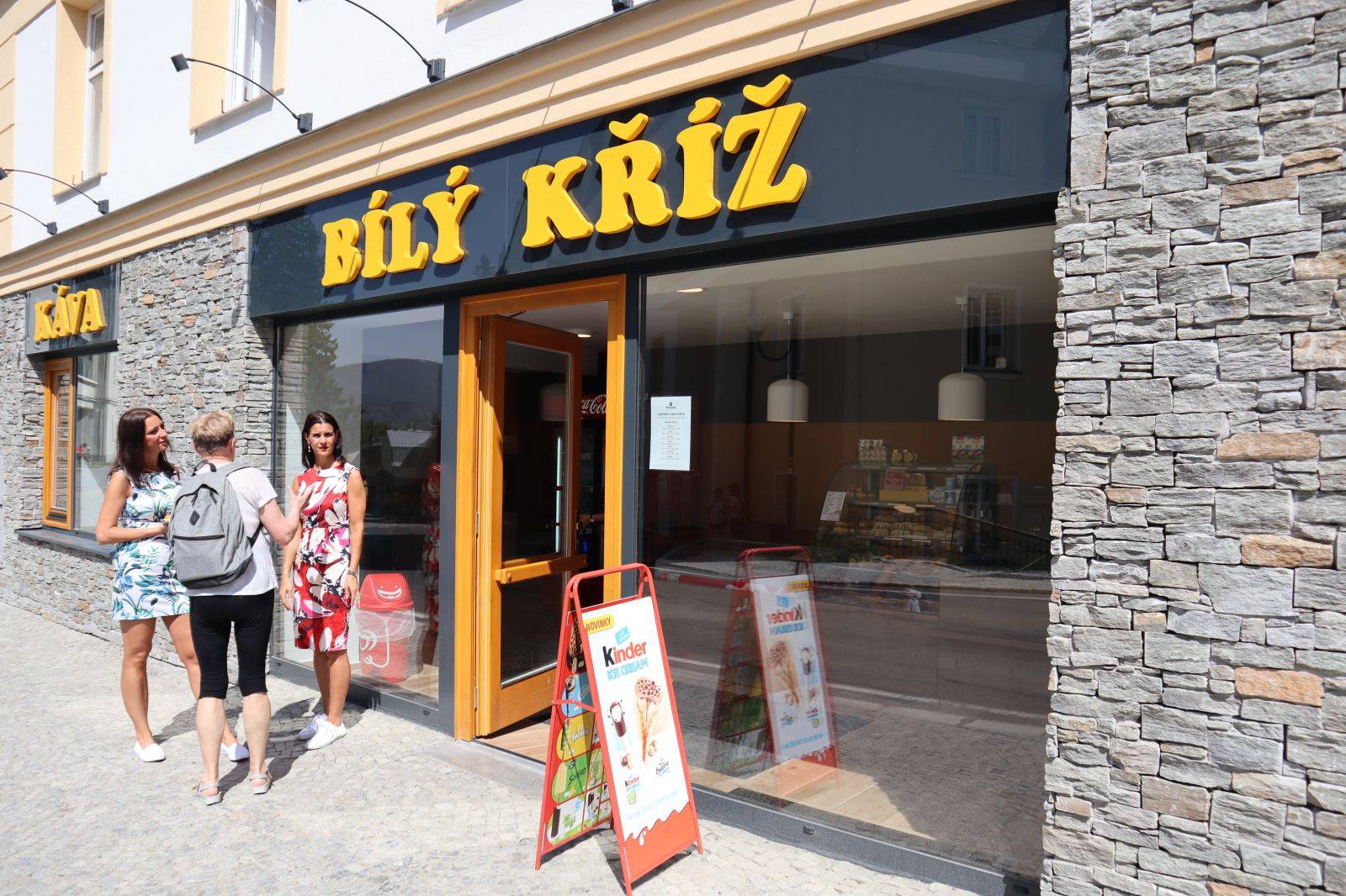 Otevření nového lázeňského obchůdku