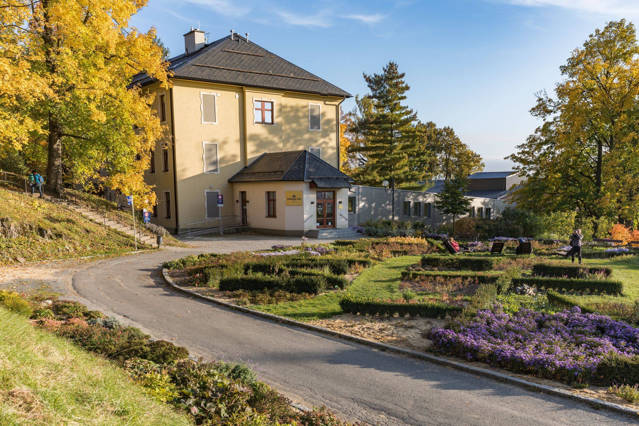 Jubilejní Vila***