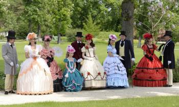 ZAHÁJENÍ SEZONY OZVLÁŠTNÍ BÁL NA PROMENÁDĚ