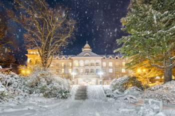 Slavnostní rozsvěcení sanatoria Priessnitz