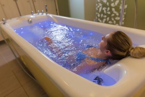 Relaxing lavender bath with face mask
