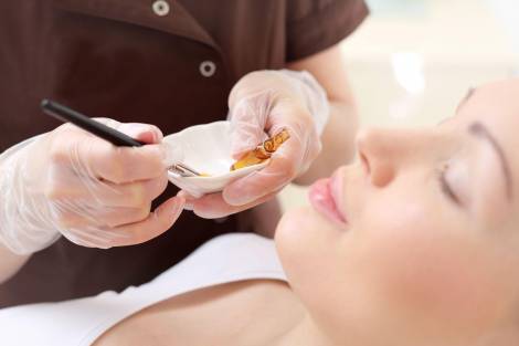 Revitalizing skin treatment