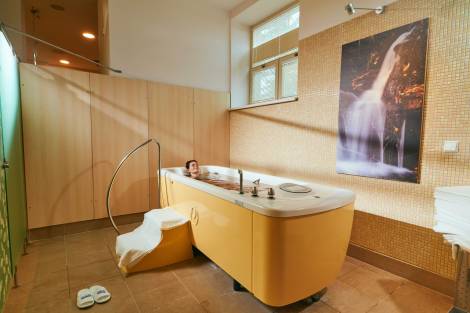 Hydro massage bath