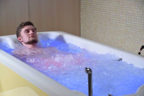 Koupel se skořicovým olejem s rakytníkem