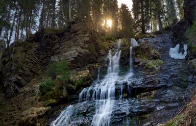 K nejvyššímu jesenickému vodopádu